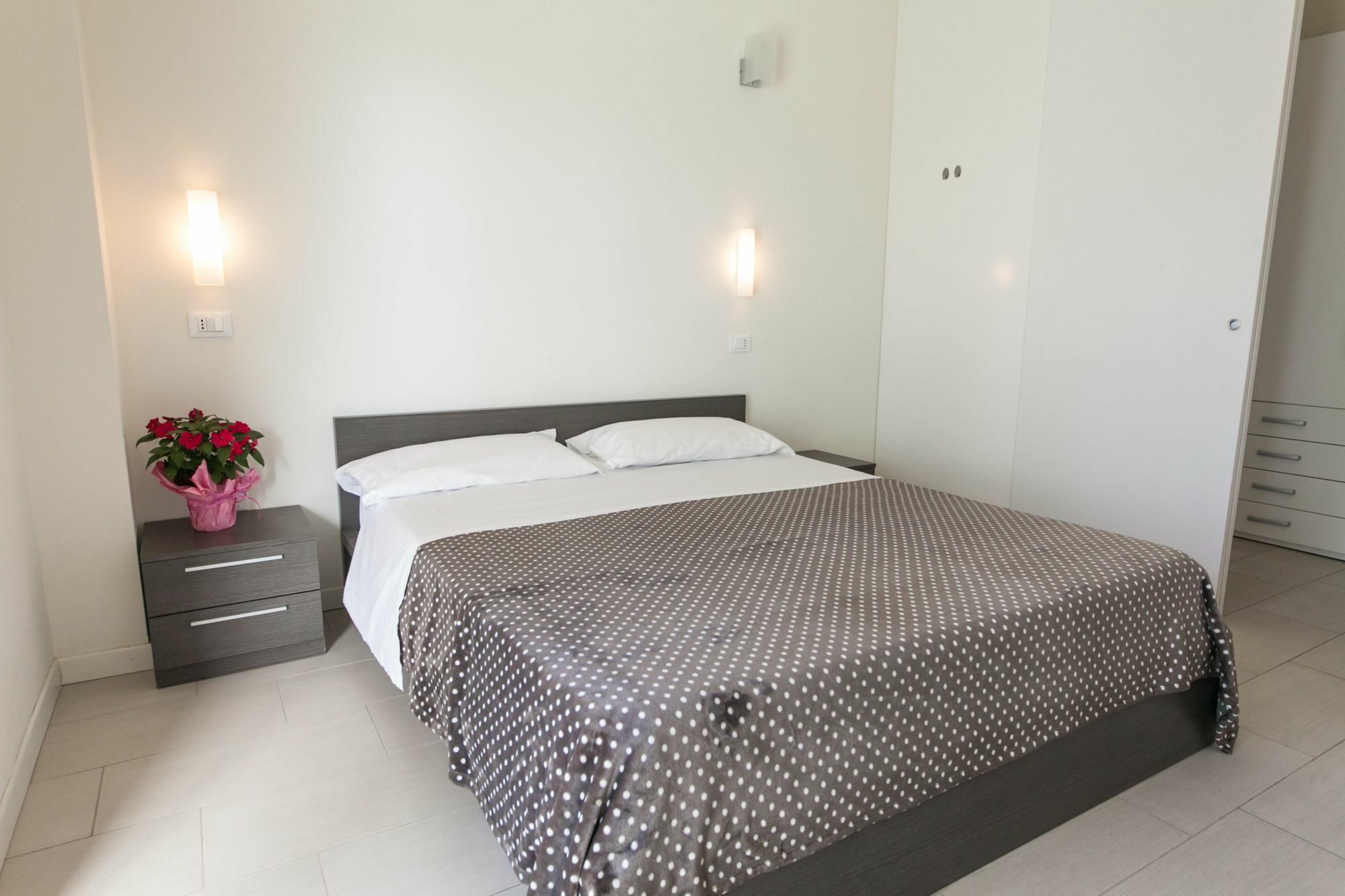 Sunrise Aparthotel